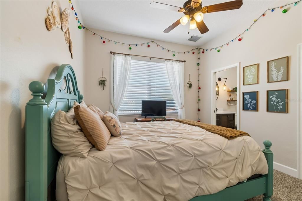 For Sale: $1,399,900 (5 beds, 4 baths, 3780 Square Feet)