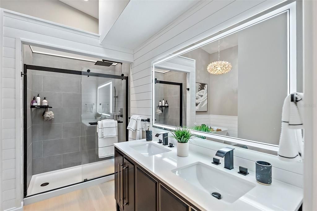На продажу: $524,900 (2 спален, 2 ванн, 1650 Квадратных фут)