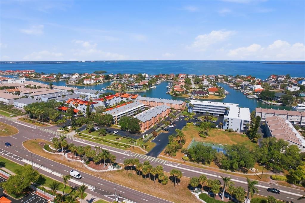На продажу: $524,900 (2 спален, 2 ванн, 1650 Квадратных фут)