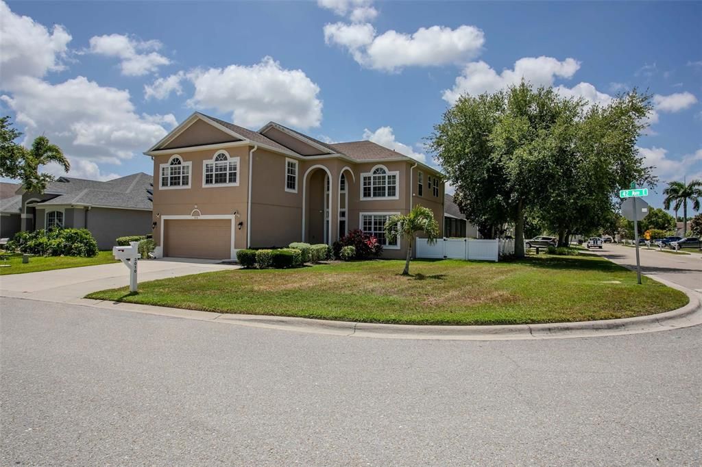 На продажу: $625,000 (4 спален, 2 ванн, 2774 Квадратных фут)