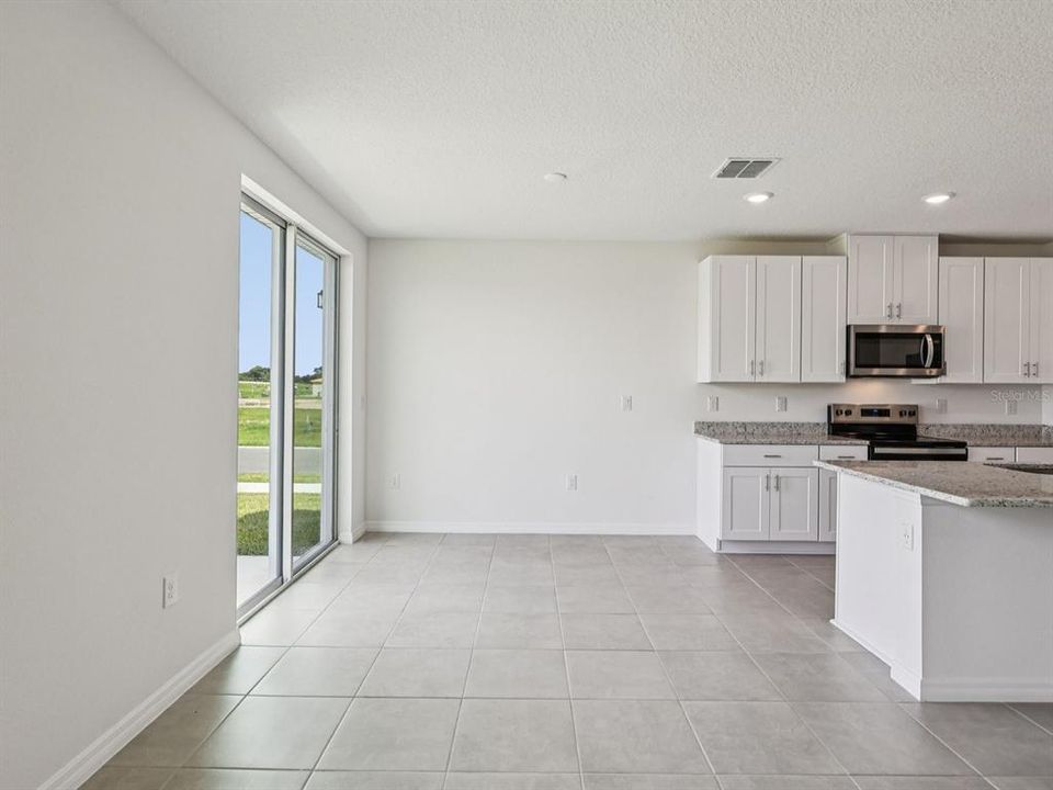 For Sale: $341,050 (4 beds, 3 baths, 1988 Square Feet)