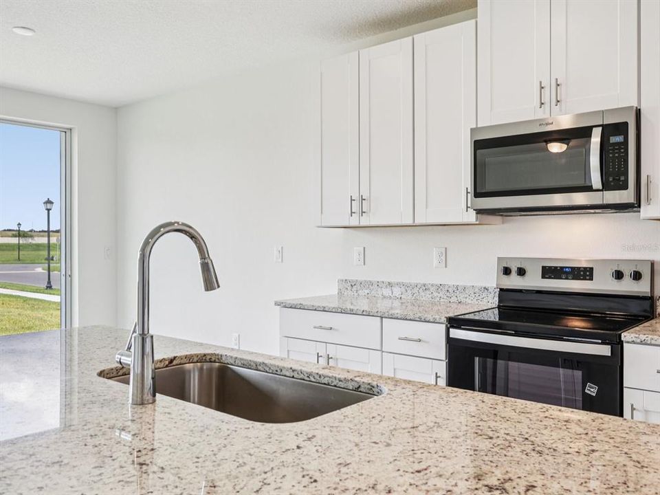 For Sale: $341,050 (4 beds, 3 baths, 1988 Square Feet)