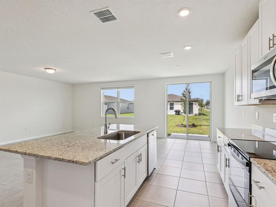 For Sale: $341,050 (4 beds, 3 baths, 1988 Square Feet)