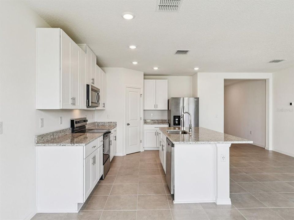 For Sale: $341,050 (4 beds, 3 baths, 1988 Square Feet)