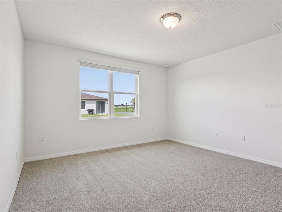 For Sale: $341,050 (4 beds, 3 baths, 1988 Square Feet)