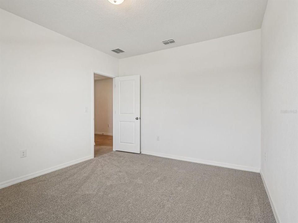 For Sale: $341,050 (4 beds, 3 baths, 1988 Square Feet)
