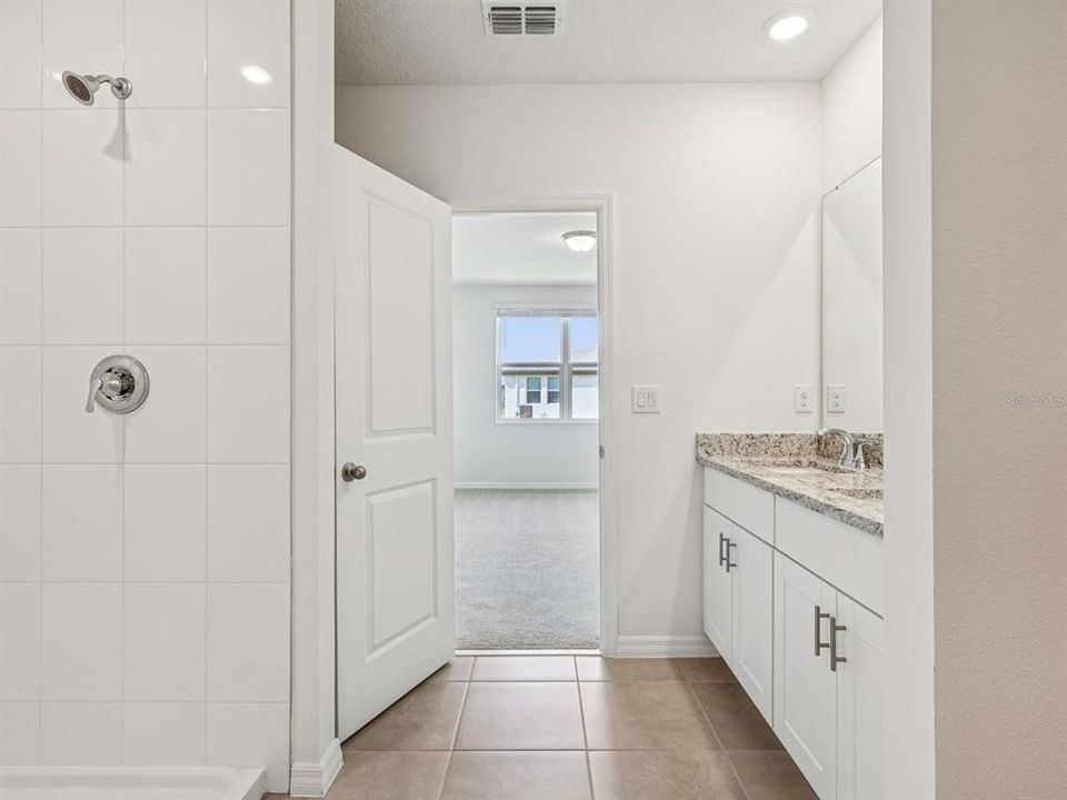 For Sale: $341,050 (4 beds, 3 baths, 1988 Square Feet)