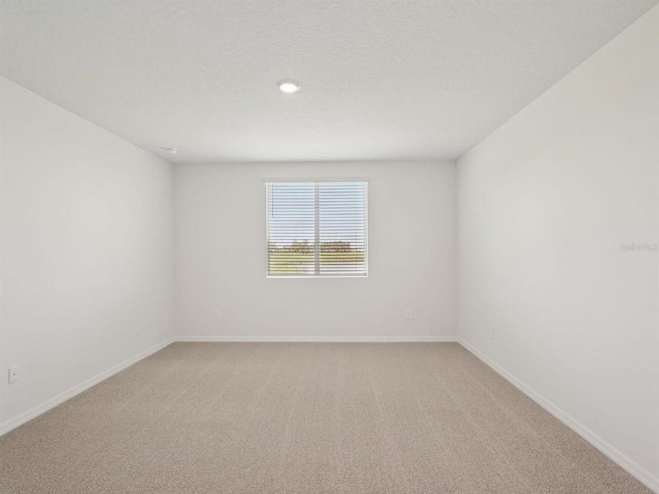 For Sale: $325,000 (4 beds, 3 baths, 1988 Square Feet)