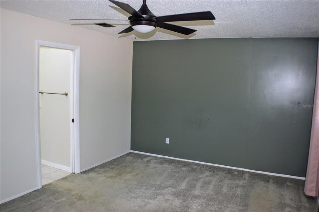For Sale: $216,000 (2 beds, 1 baths, 1432 Square Feet)