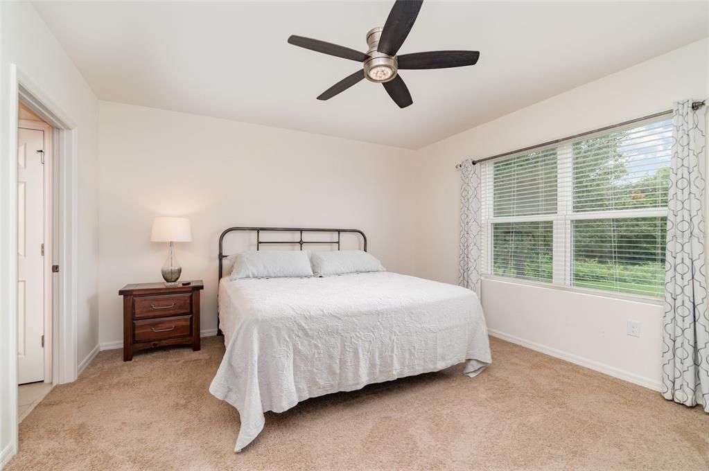 Activo con contrato: $279,900 (3 camas, 2 baños, 1621 Pies cuadrados)