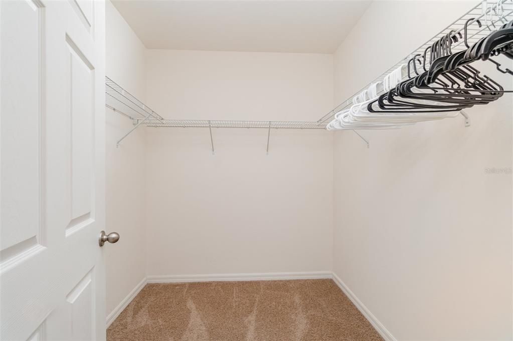 Activo con contrato: $279,900 (3 camas, 2 baños, 1621 Pies cuadrados)