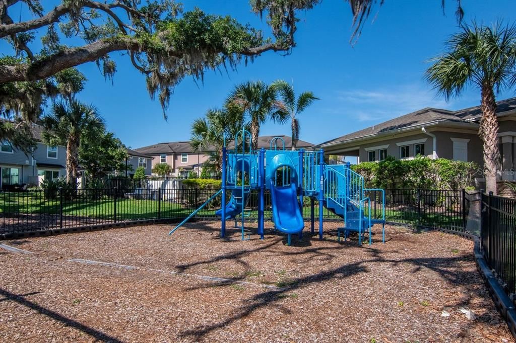 For Sale: $285,000 (2 beds, 2 baths, 1588 Square Feet)