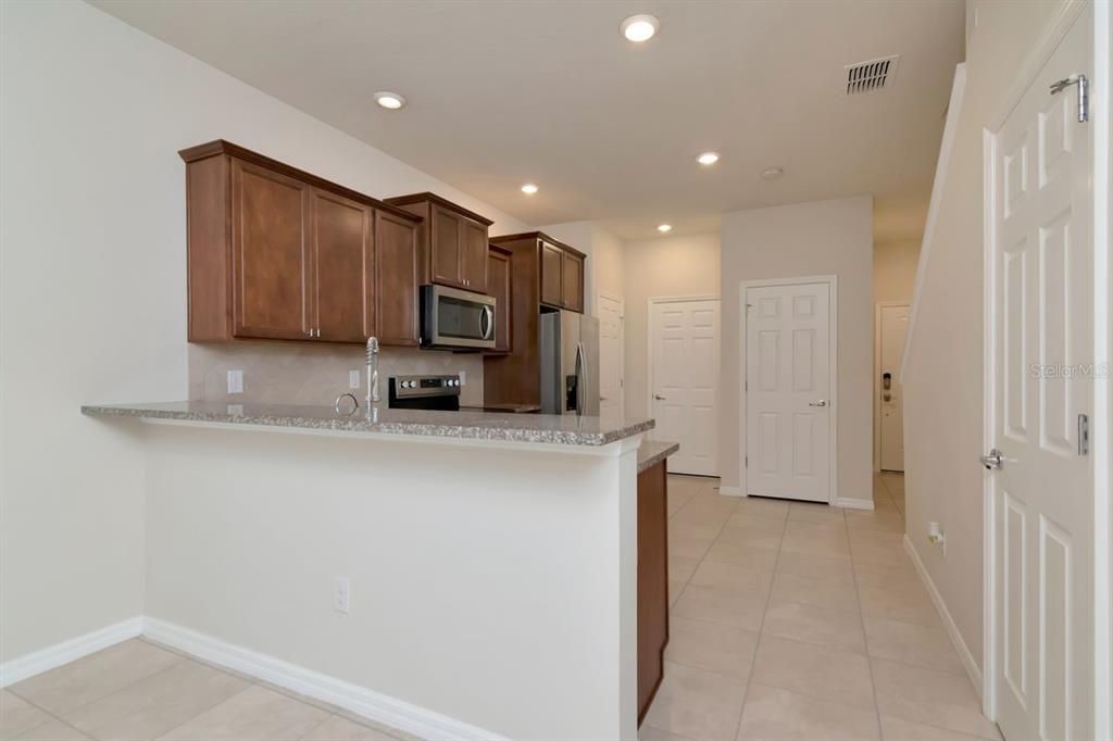 For Sale: $285,000 (2 beds, 2 baths, 1588 Square Feet)