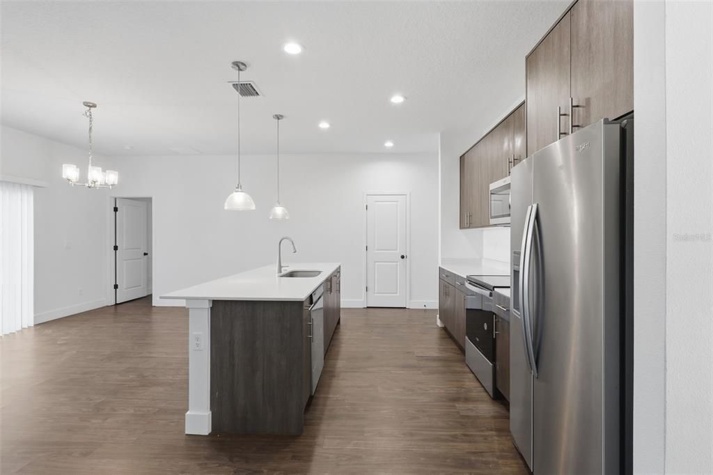 For Rent: $2,000 (3 beds, 2 baths, 1650 Square Feet)