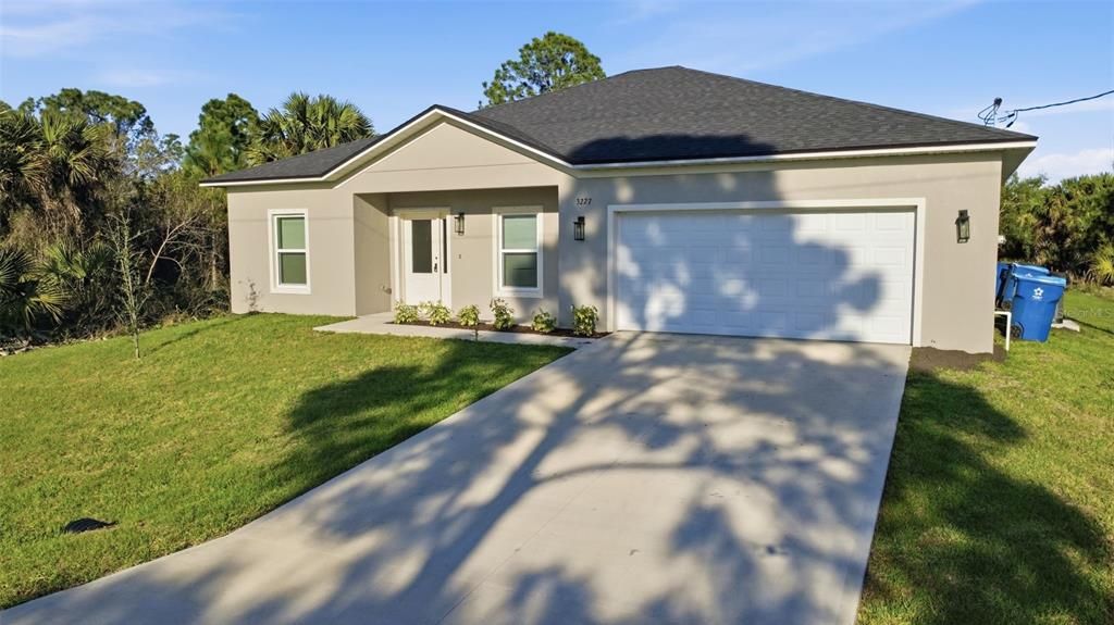 For Rent: $2,000 (3 beds, 2 baths, 1650 Square Feet)