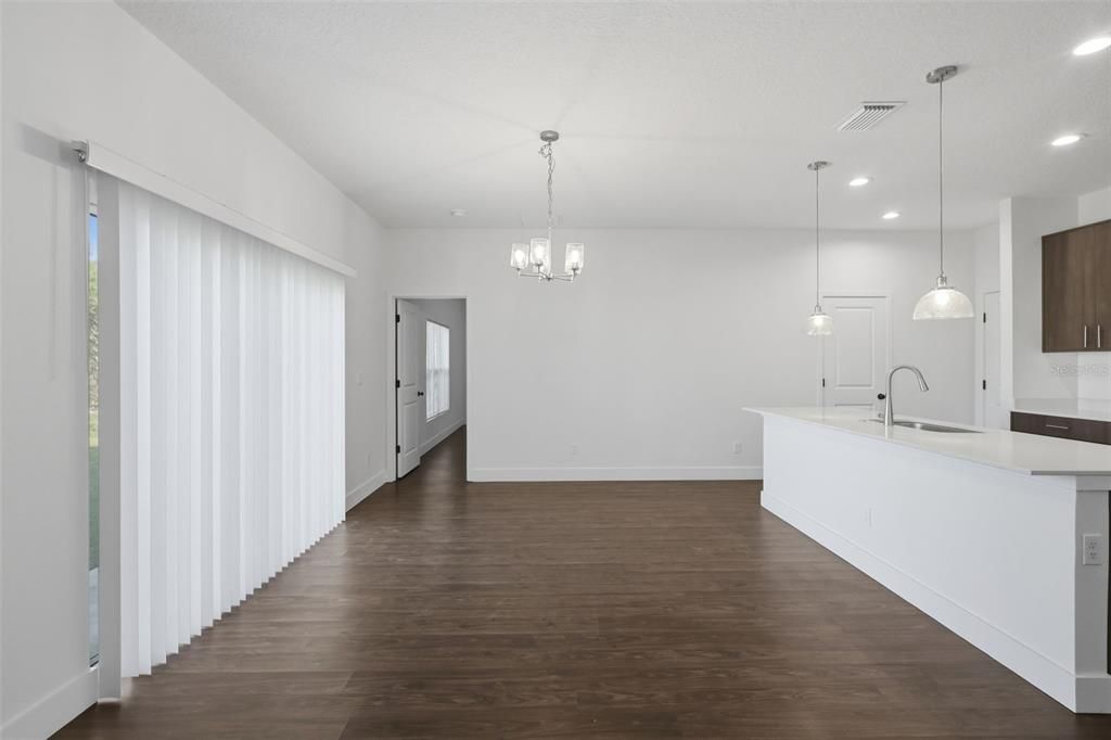 For Rent: $2,000 (3 beds, 2 baths, 1650 Square Feet)