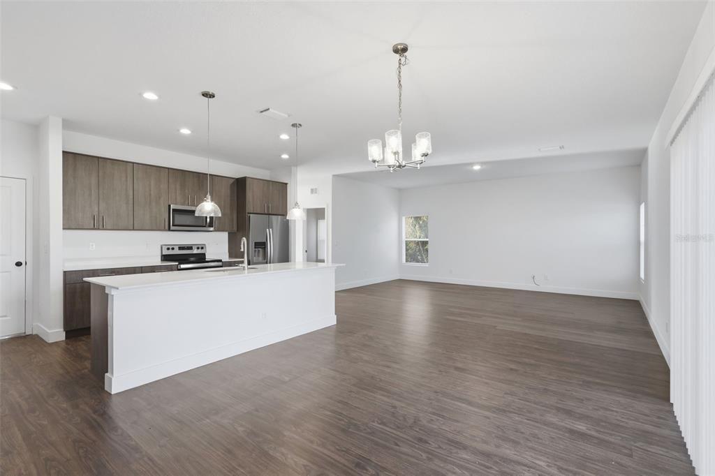 For Rent: $2,000 (3 beds, 2 baths, 1650 Square Feet)