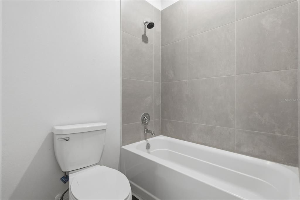 For Rent: $2,000 (3 beds, 2 baths, 1650 Square Feet)