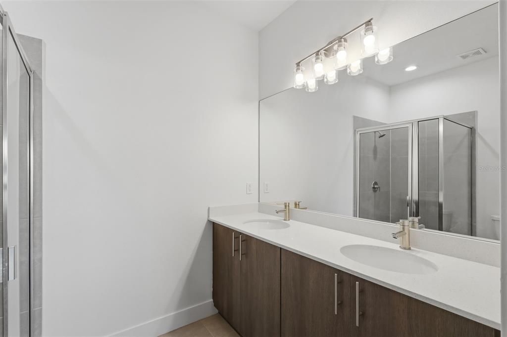 For Rent: $2,000 (3 beds, 2 baths, 1650 Square Feet)