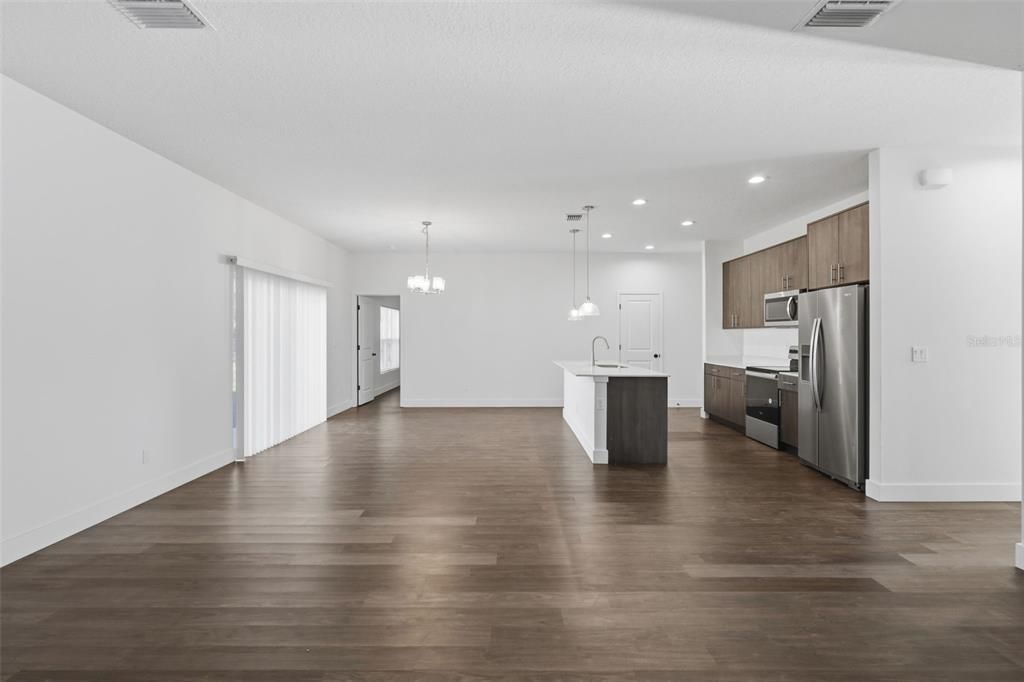For Rent: $2,000 (3 beds, 2 baths, 1650 Square Feet)