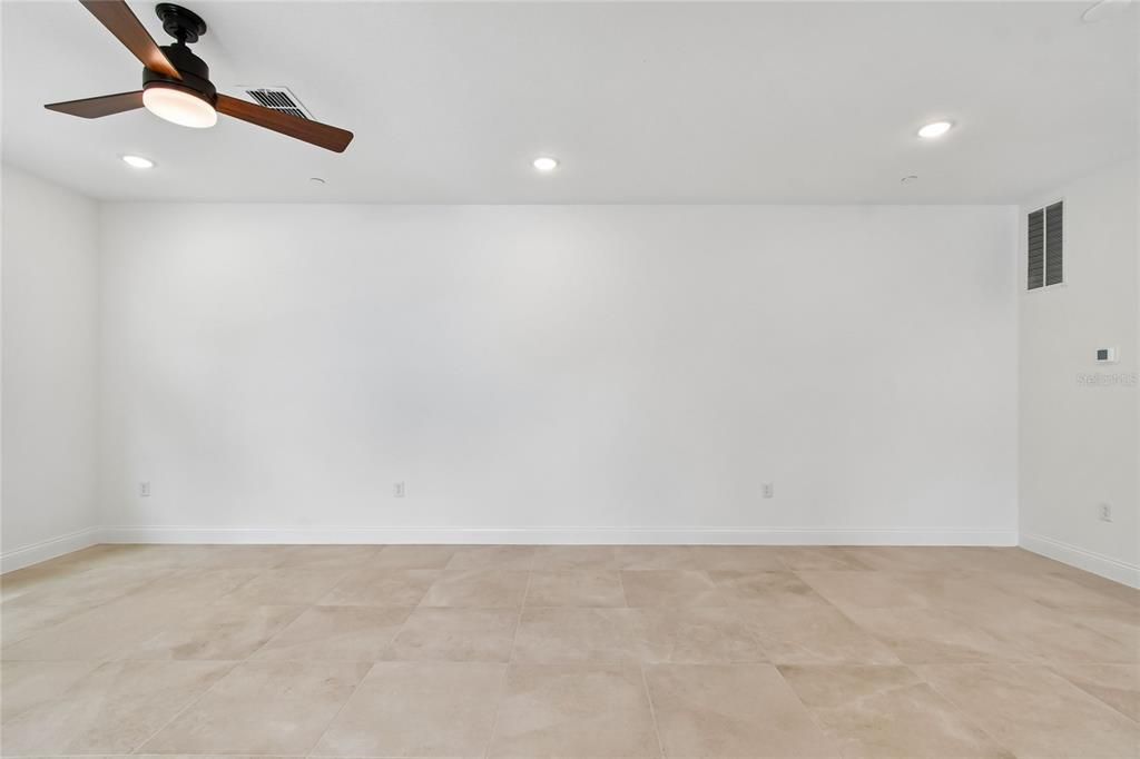 En Venta: $598,990 (4 camas, 3 baños, 2025 Pies cuadrados)