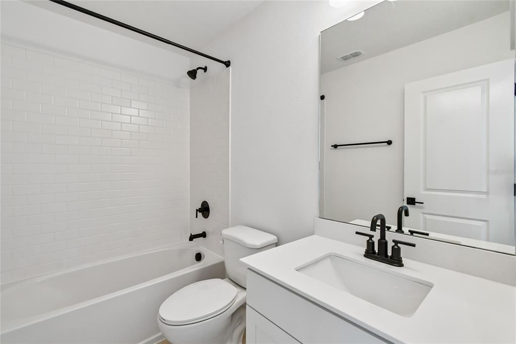 En Venta: $598,990 (4 camas, 3 baños, 2025 Pies cuadrados)