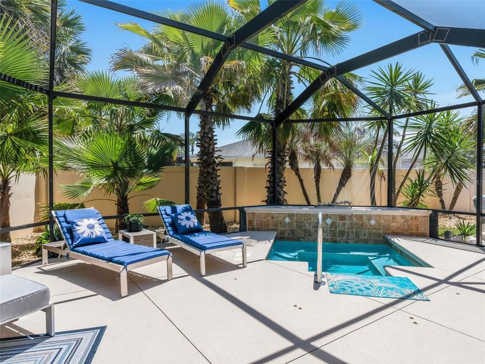 Activo con contrato: $549,000 (3 camas, 2 baños, 1602 Pies cuadrados)