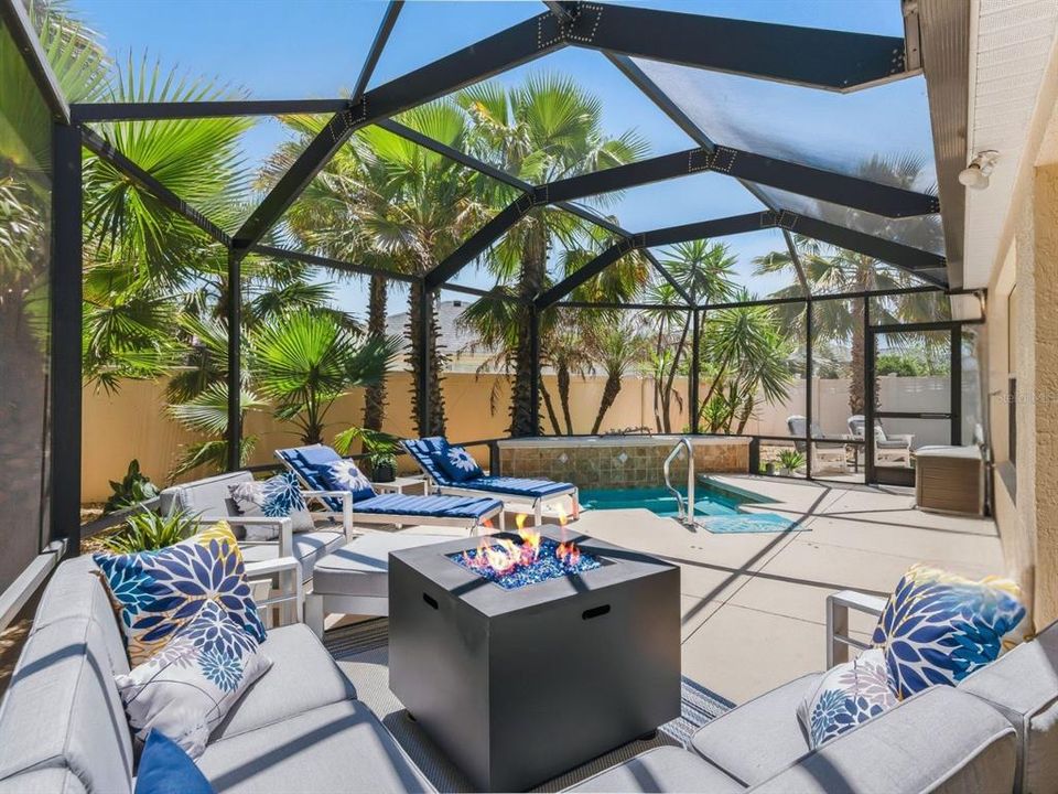 Activo con contrato: $549,000 (3 camas, 2 baños, 1602 Pies cuadrados)