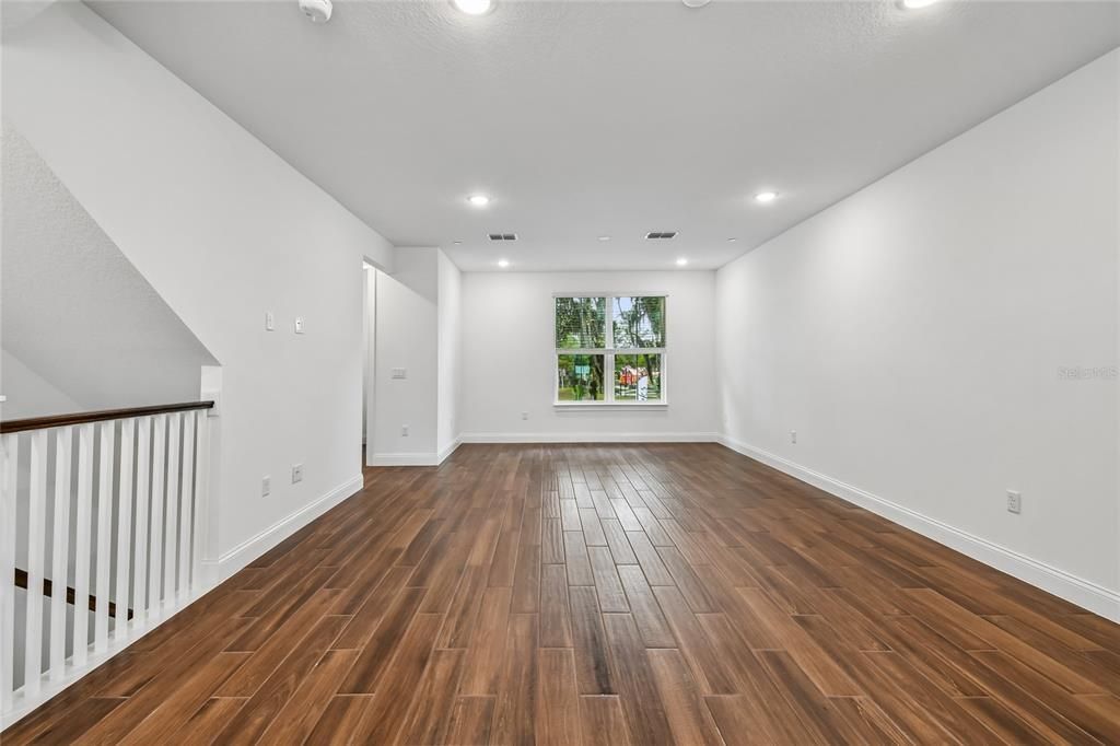 En Venta: $538,990 (4 camas, 3 baños, 2025 Pies cuadrados)