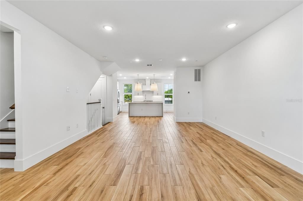 En Venta: $527,990 (4 camas, 3 baños, 2025 Pies cuadrados)