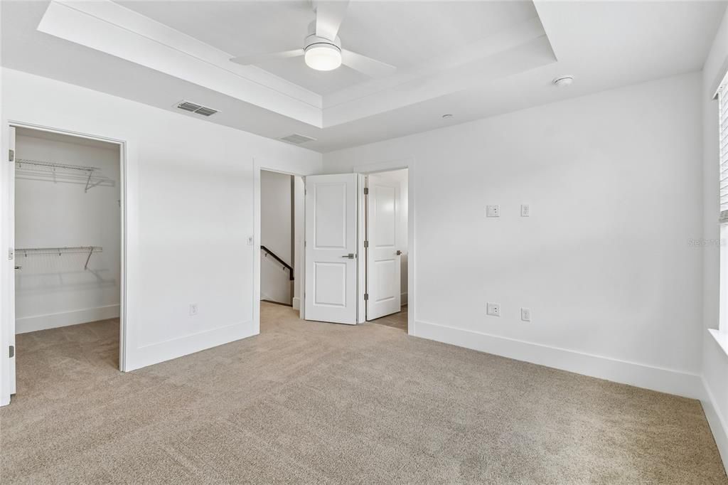 En Venta: $527,990 (4 camas, 3 baños, 2025 Pies cuadrados)