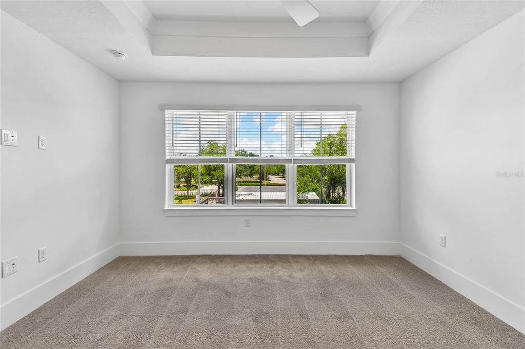 En Venta: $527,990 (4 camas, 3 baños, 2025 Pies cuadrados)