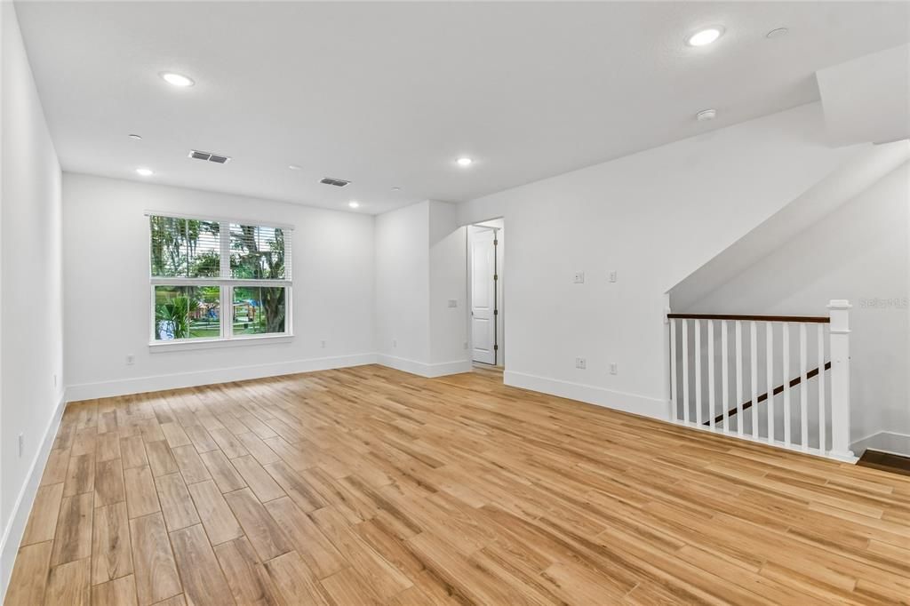 En Venta: $527,990 (4 camas, 3 baños, 2025 Pies cuadrados)