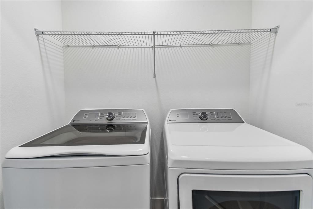 En Venta: $527,990 (4 camas, 3 baños, 2025 Pies cuadrados)