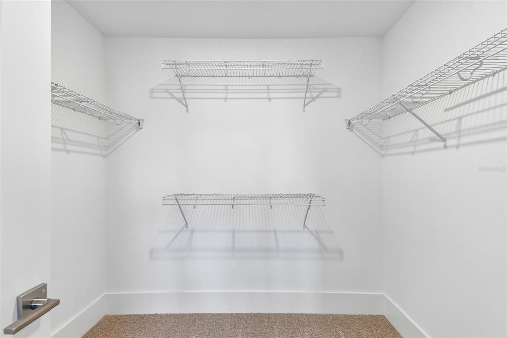 En Venta: $527,990 (4 camas, 3 baños, 2025 Pies cuadrados)