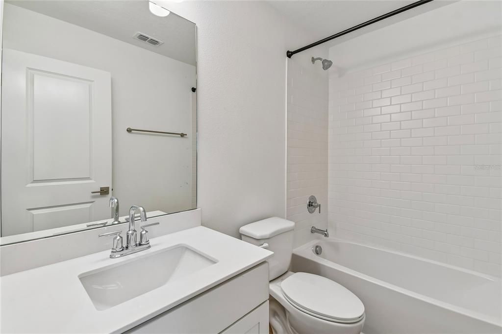 En Venta: $527,990 (4 camas, 3 baños, 2025 Pies cuadrados)