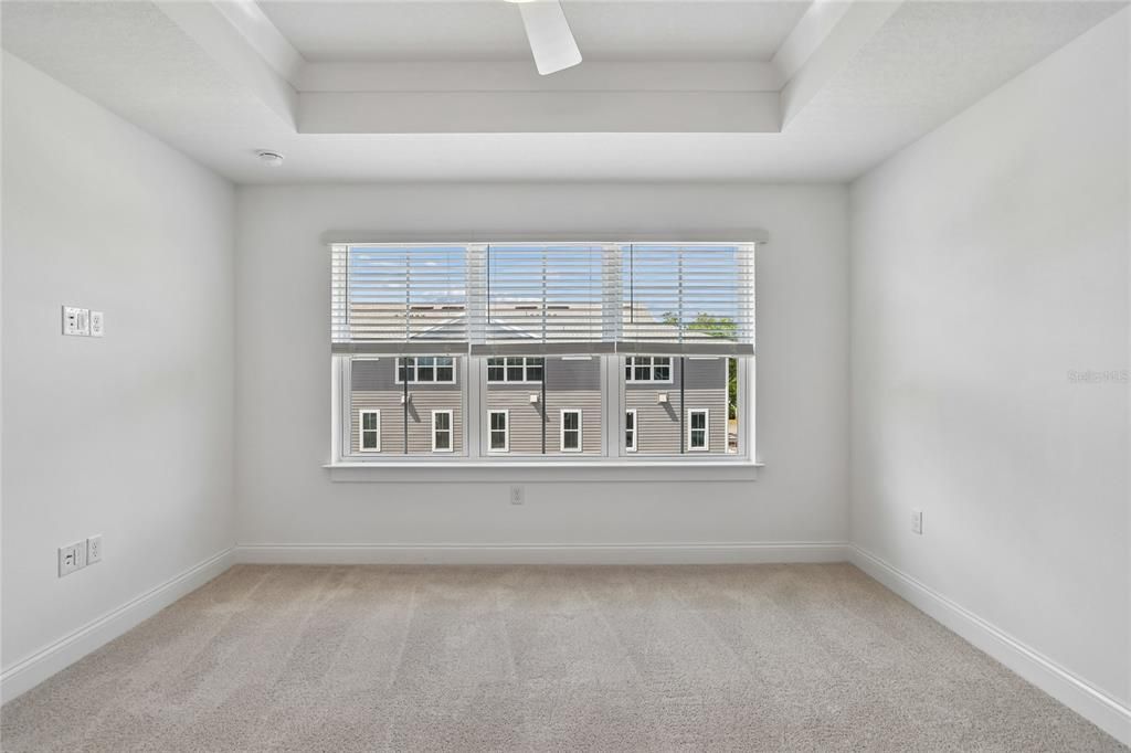 En Venta: $529,990 (4 camas, 3 baños, 2025 Pies cuadrados)
