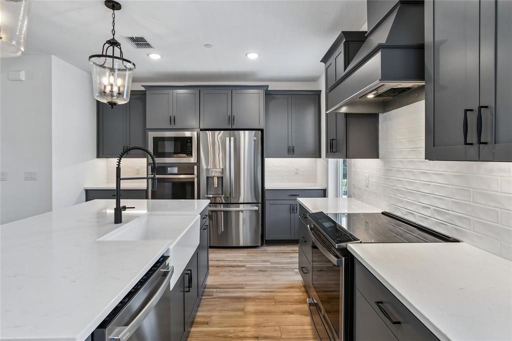 En Venta: $529,990 (4 camas, 3 baños, 2025 Pies cuadrados)