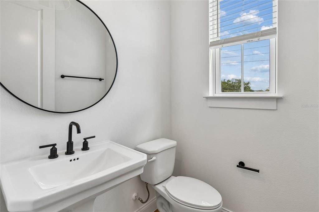 En Venta: $529,990 (4 camas, 3 baños, 2025 Pies cuadrados)