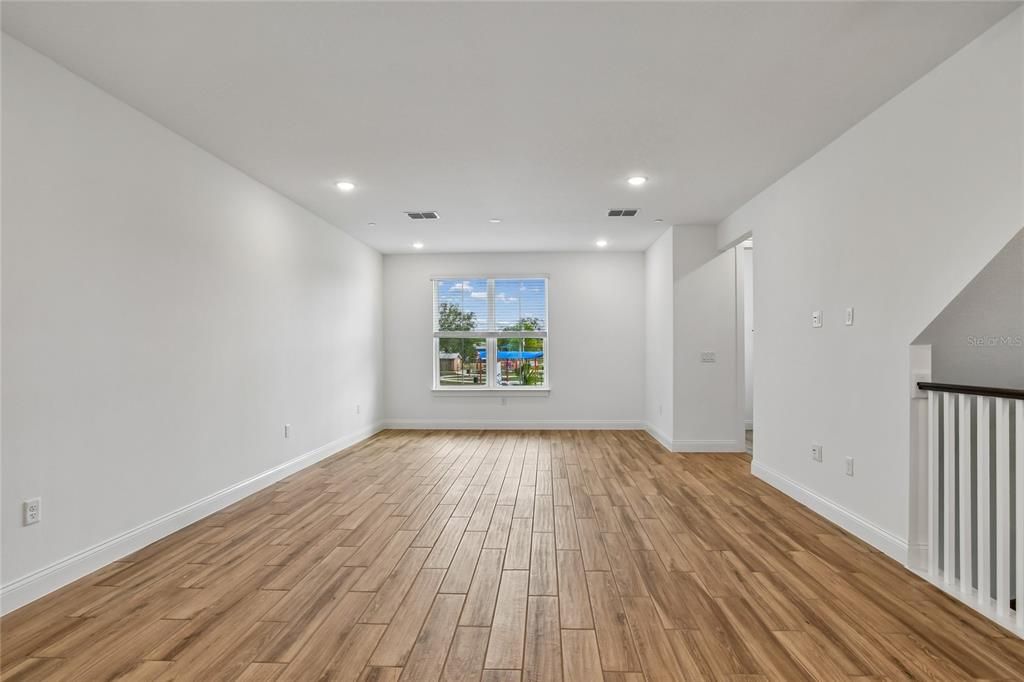En Venta: $529,990 (4 camas, 3 baños, 2025 Pies cuadrados)