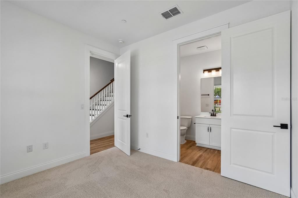 En Venta: $529,990 (4 camas, 3 baños, 2025 Pies cuadrados)