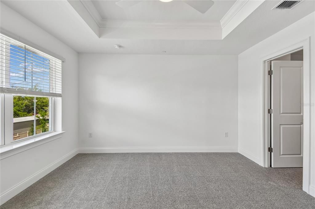 En Venta: $604,990 (4 camas, 3 baños, 2025 Pies cuadrados)
