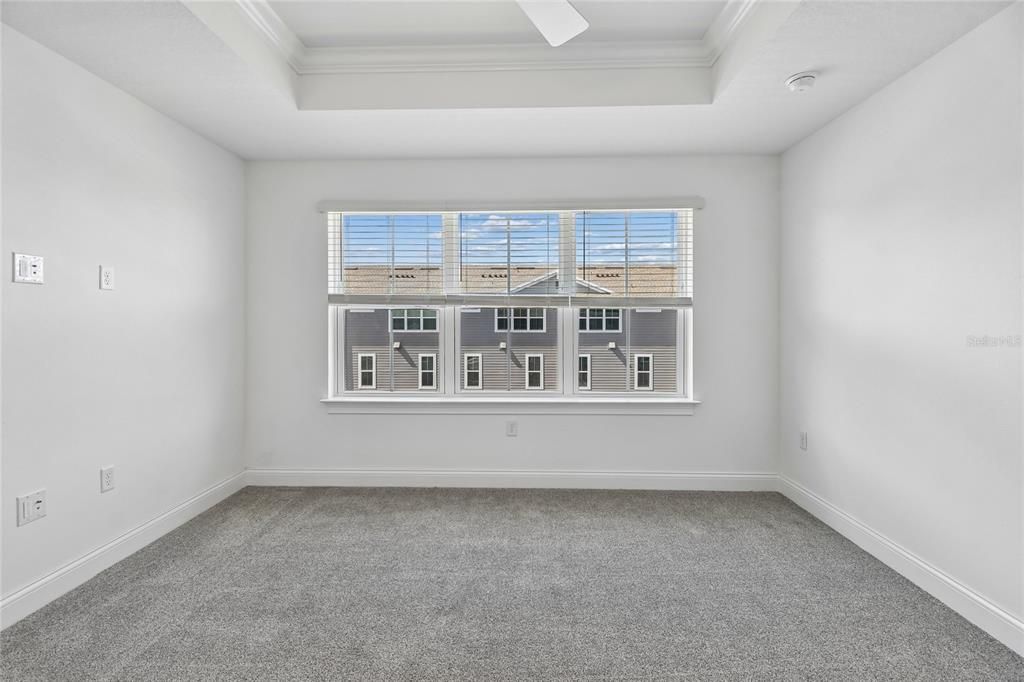 En Venta: $604,990 (4 camas, 3 baños, 2025 Pies cuadrados)