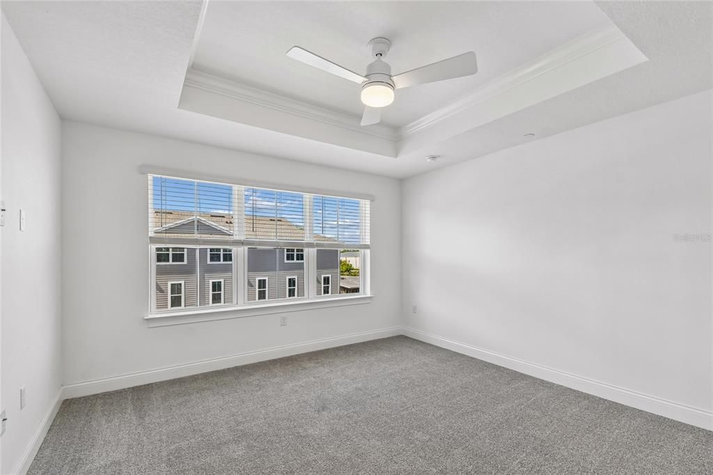 En Venta: $604,990 (4 camas, 3 baños, 2025 Pies cuadrados)