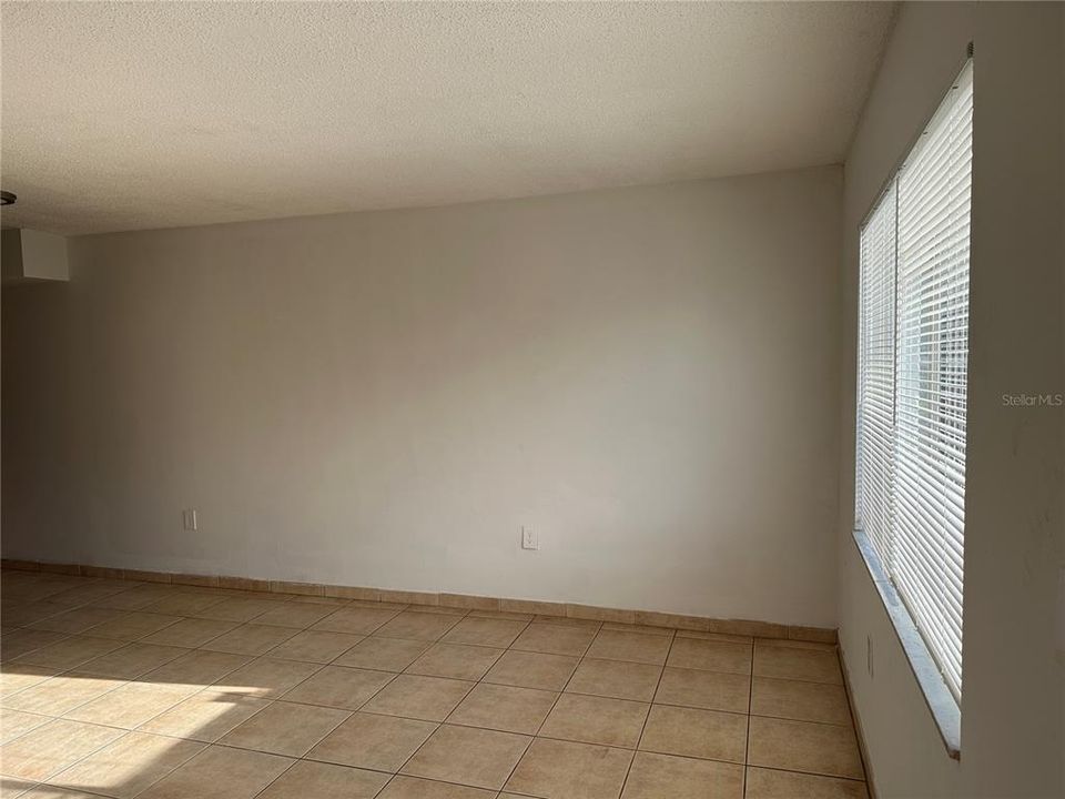В аренду: $1,295 (2 спален, 1 ванн, 690 Квадратных фут)