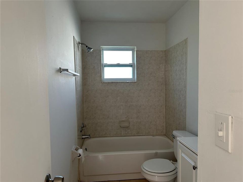 В аренду: $1,295 (2 спален, 1 ванн, 690 Квадратных фут)