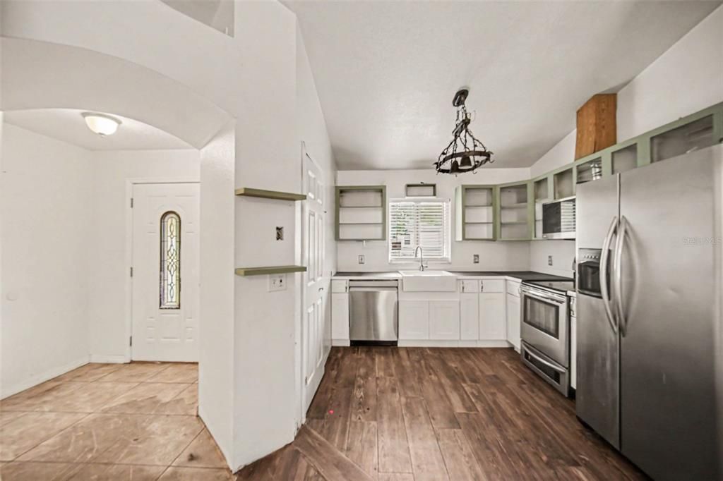 На продажу: $275,000 (3 спален, 2 ванн, 1252 Квадратных фут)