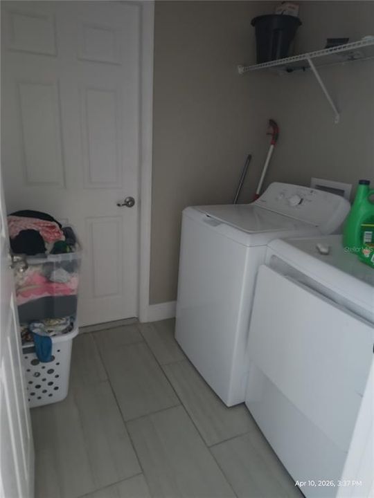 For Rent: $1,500 (3 beds, 2 baths, 1388 Square Feet)