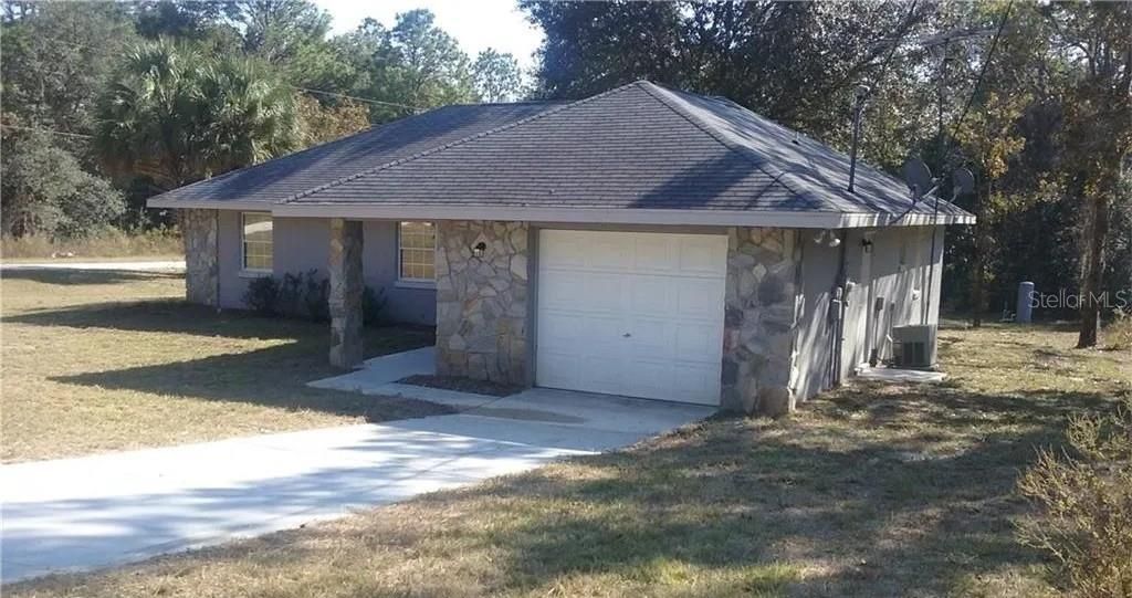 For Rent: $1,500 (3 beds, 2 baths, 1388 Square Feet)