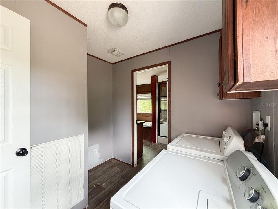 En Venta: $198,000 (5 camas, 3 baños, 2100 Pies cuadrados)